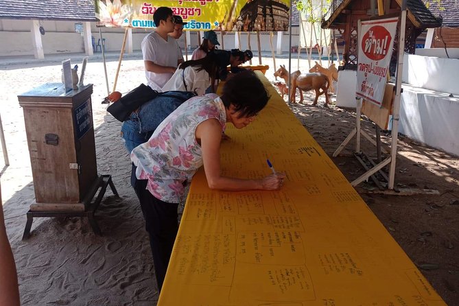 1 day Private Tour to Unseen Temple in Lampang - What the guides add to the day