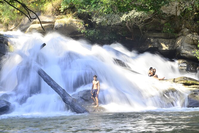 2 Days Hiking Tour in Chiang Mai - Arriving at the Karen village by midafternoon