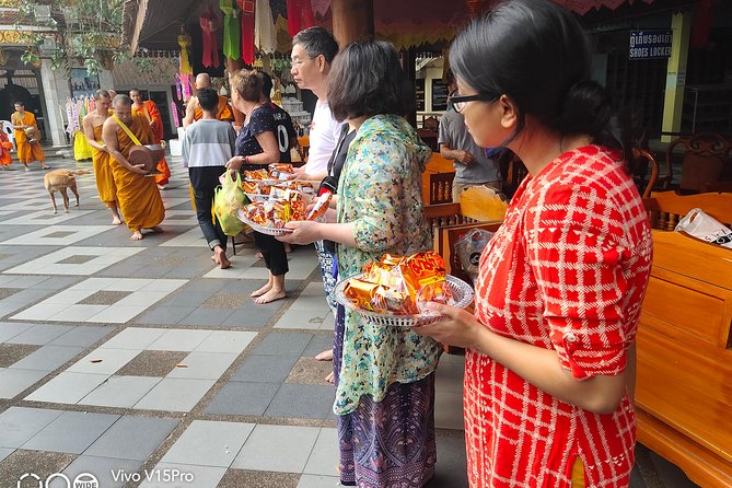 4 highlights: Sticky Waterfall/Elephants/local market /Wat Banden - Elephants, with an important detail to confirm