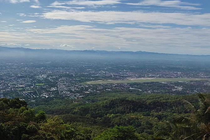 4 highlights: Sticky Waterfall/Elephants/local market /Wat Banden - Who will enjoy this tour most
