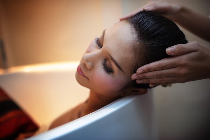 4-Hour Fah Lanna Honeymoon Spa Package for Couples - The private room, shower, and bath