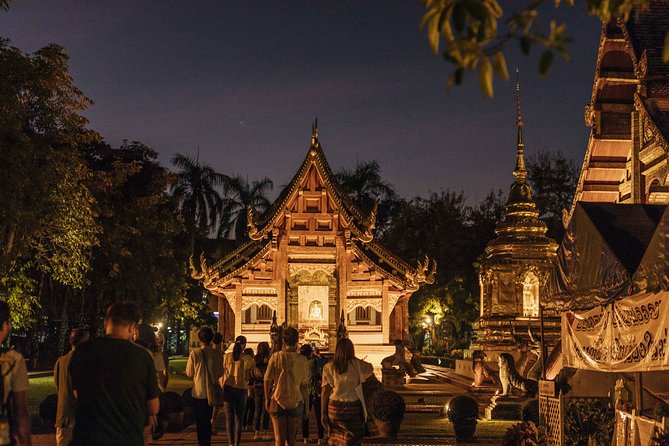 A Magical Evening in Chiang Mai: Private City Tour - Warorot Market and food from the stall