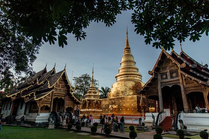 A Magical Evening in Chiang Mai: Private City Tour - Meeting near Samlarn Road