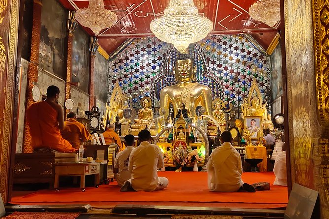 A must: Serene Sunrise, temple at dawn to beat the crowd & Alms to monks - Transport, breakfast, and the real value of $42