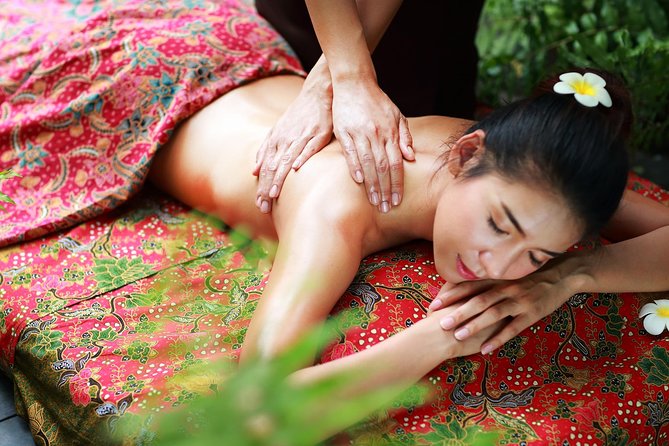 Aromatherpy Oil Massage at award winning Fah Lanna Spa - Old City Branch - The consultation, clothing, and treatment room