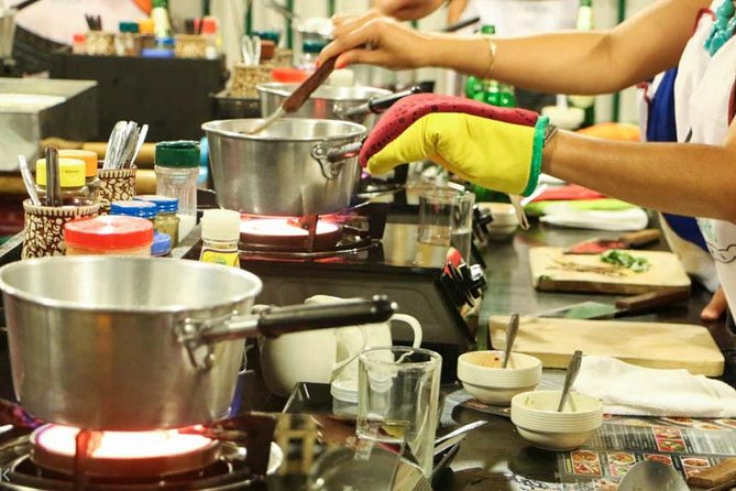 Baan Hongnual: Authentic Thai Cooking & Market Experience - Why Chef Ae matters to the experience
