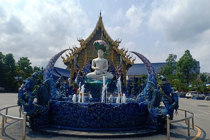Best Places in Chiang Rai White, Blue, Big Buddha, Tea Plantation - The three-hour road to Chiang Rai