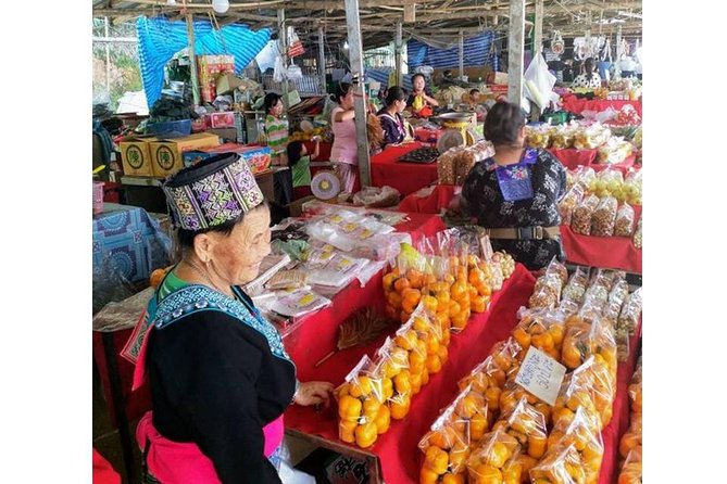 Best Places in Chiang Rai White, Blue, Big Buddha, Tea Plantation - Lunch, cafés, and the extra-stop question