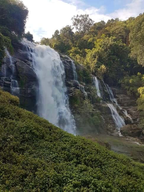 Chang Mai: Doi Inthanon Day Tour w/Waterfalls & Hilltribes - Hmong markets and mountain communities