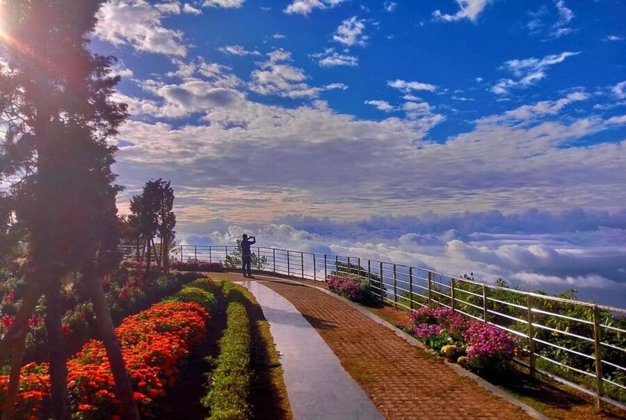 Chang Mai: Doi Inthanon Day Tour w/Waterfalls & Hilltribes - Lunch and the real value of the $61 price