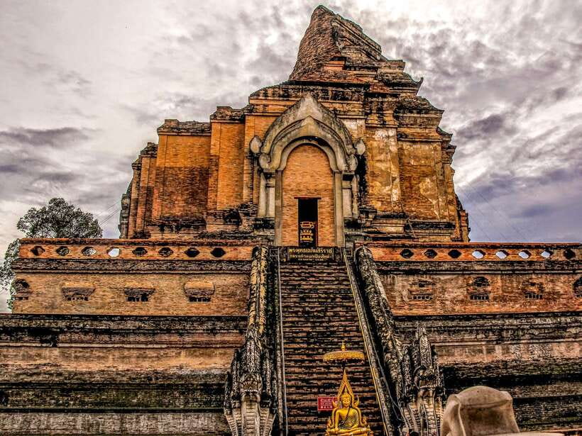Chiang Mai: 3 Hour Old City and Temples Guided Walking Tour - Key points at a glance