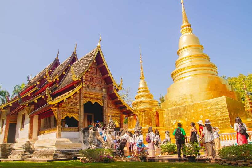 Chiang Mai: 3 Hour Old City and Temples Guided Walking Tour - The small surprise of Wat Phan Tao