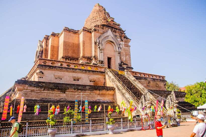 Chiang Mai: 3 Hour Old City and Temples Guided Walking Tour - The right timing and group expectations