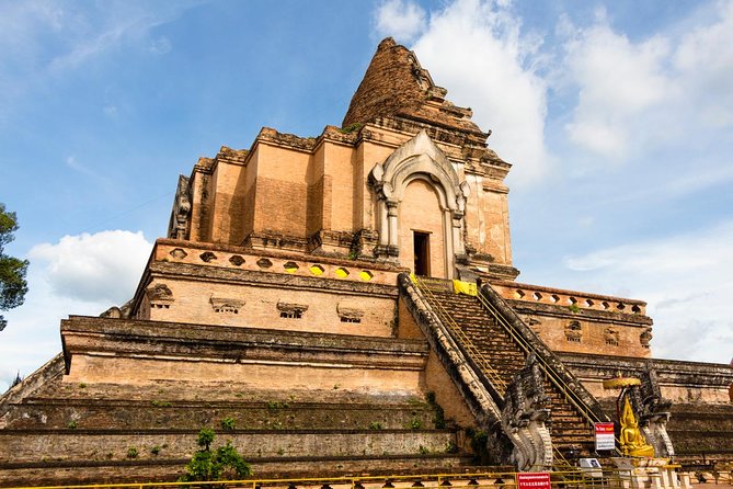 Chiang Mai Best City Tour with Doi Suthep, Pha Lat & Chedi Luang - Wat Phra That Doi Suthep above Chiang Mai