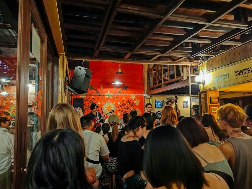 Chiang Mai: Chiang Mai Bar Hopping Guided Night Tour - Ton Goom River Front and the final bar