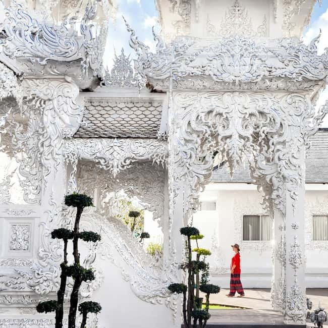 Chiang Mai: Chiang Rai Famous Temples & Hot Springs Day Trip - Wat Rong Khun, the White Temple