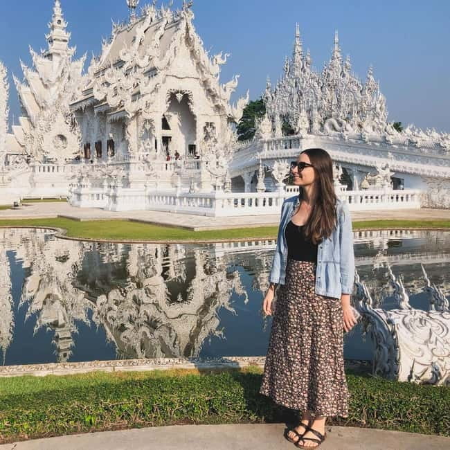 Chiang Mai: Chiang Rai Famous Temples & Hot Springs Day Trip - Lunch at Lanmanee Food Court
