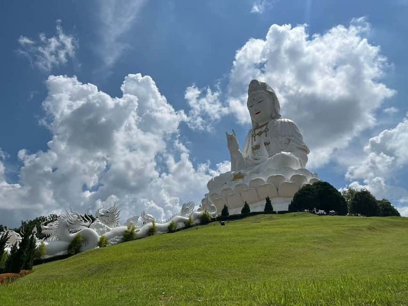 Chiang Mai: Chiang Rai Red, White, and Blue Temples day tour - Thai lunch and the practical value of what is included