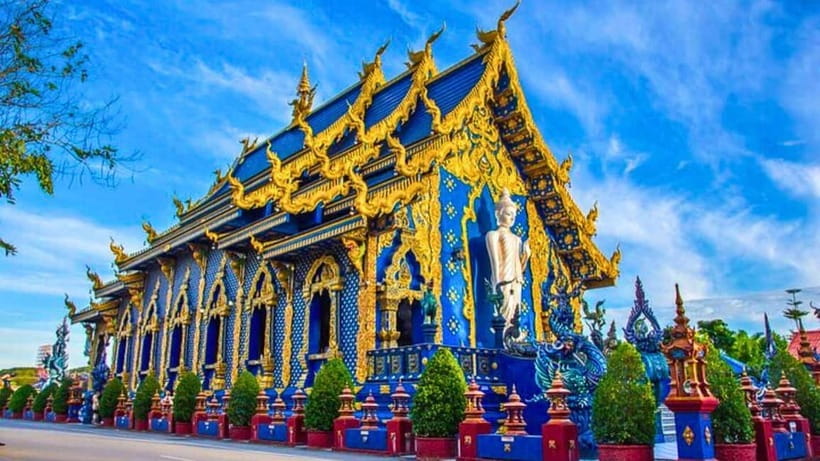 Chiang Mai: Chiang Rai Temples, Golden Triangle & Boat Tour - The 7 a.m. start and the first hot spring break
