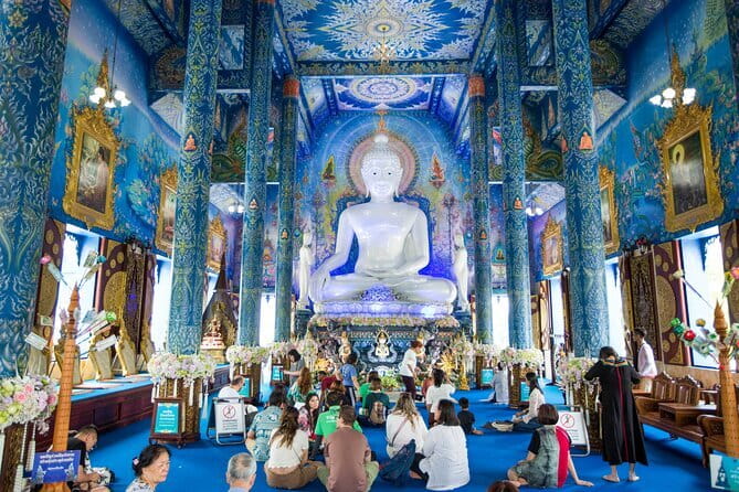 Chiang Mai Chiang Rai Temples Tour with Premium Transfer - Doi Chaang Caffè Maesuai: a useful break on the road
