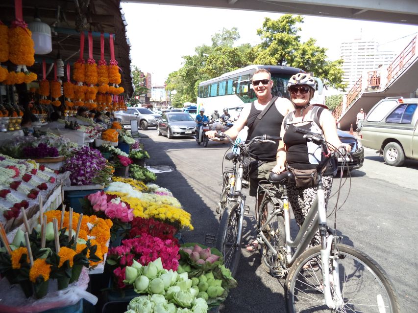 Chiang Mai City Culture Bicycle Ride - Wat Phra Singh and the city’s best-known Buddha image