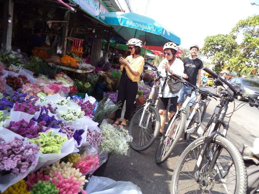 Chiang Mai City Culture Bicycle Ride - Wat Srisuphan and the working silver quarter