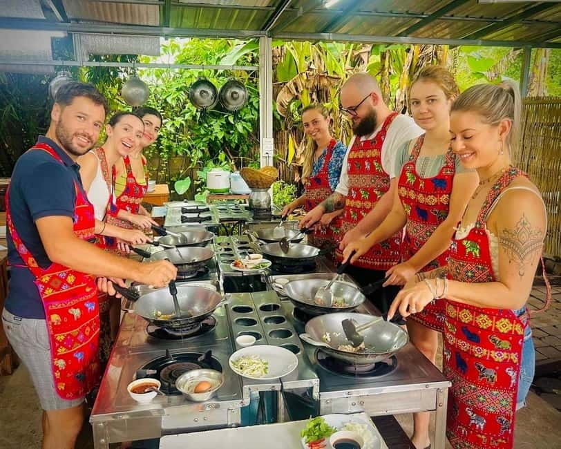 Chiang Mai: Cooking Class, Market & Thai Herbs Garden Tour - The curry paste is the main lesson