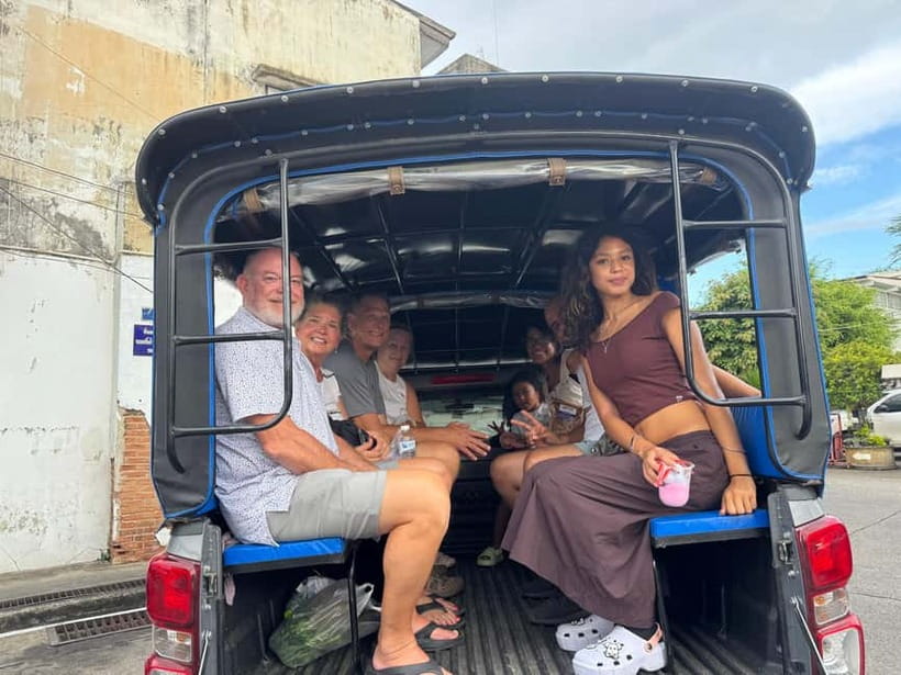 Chiang Mai: Cooking Class with Market and Pickup - Cooking and eating four courses