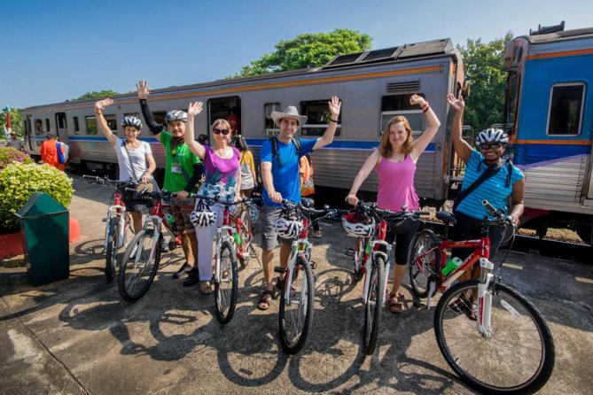 Chiang Mai Countryside Guided Bike Tour - Wat Phra That Hariphunchai and Lamphun’s old center