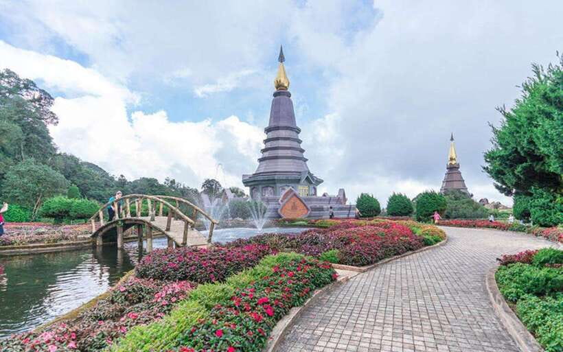 Chiang Mai: Doi Inthanon National Park and Pha Dok Siew Trek - The King’s and Queen’s Twin Pagodas