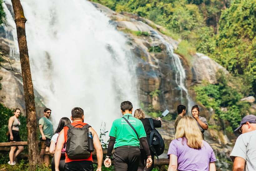Chiang Mai: Doi Inthanon National Park Eco-Friendly Tour - Twin Pagodas and the best views of the day