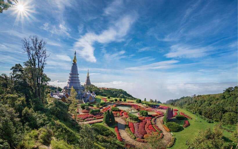 Chiang Mai:Doi Inthanon National Park & Hike at Kew Mae Pan - Doi Inthanon summit: brief, high, and cool