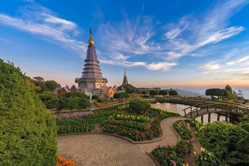 Chiang Mai: Doi Inthanon National Park Sightseeing Tour - The King and Queen Pagodas
