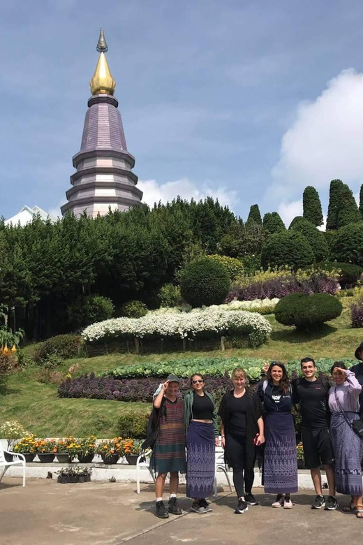 Chiang Mai: Doi Inthanon Park and Pha Dok Siew Hike Day Trip - The long day, pickup rules, and what to pack
