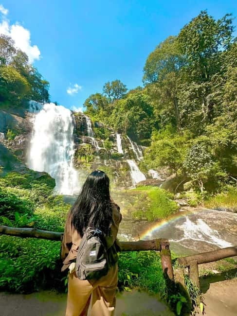 Chiang Mai Doi Inthanon Park Waterfall Pure Sightseeing Tour - The twin pagodas and their mountain setting