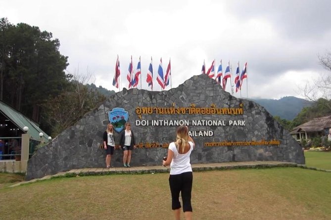 CHIANG MAI: Doi Inthanon-Trekking Pha Dok Seaw-Waterfall-Lunch - Leaving Chiang Mai early for the mountain