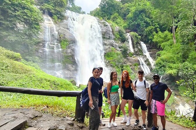 Chiang Mai: Doi Inthanon, Waterfalls, and Hill Tribe Village - A quick Hmong market stop