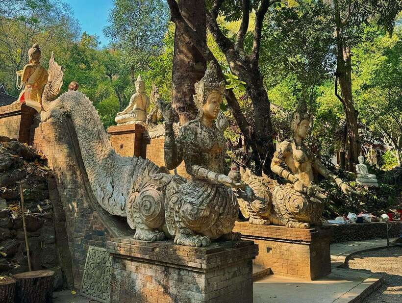 Chiang Mai: Doi Suthep and Wat Pha Lat Temple Evening Tour - Van transport and pickup details