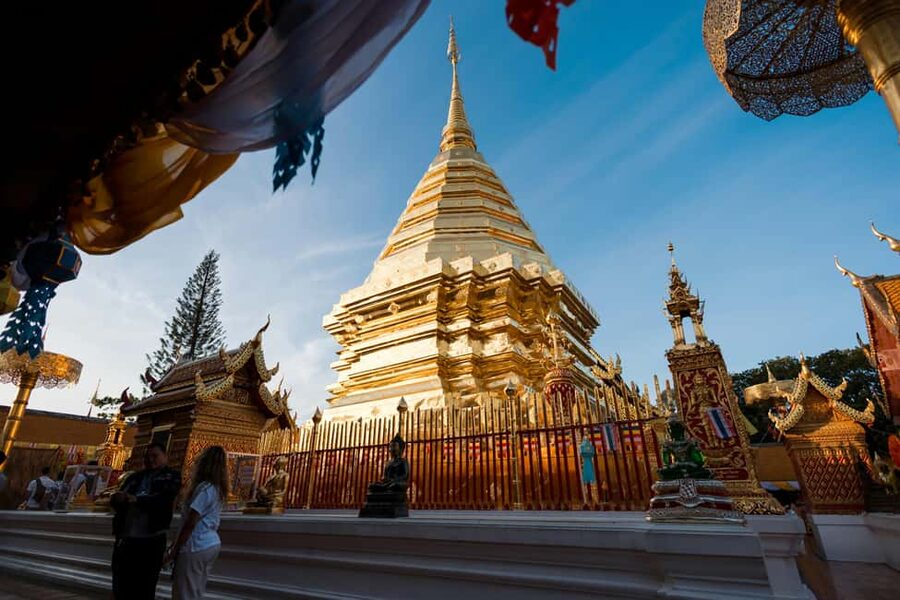 Chiang Mai: Doi Suthep Temple Guided Tour - The winding ride to 3,500 feet