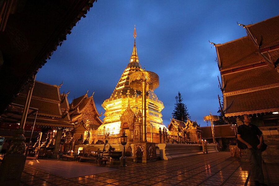Chiang Mai: Doi Suthep & Wat Umong Twilight Tour with Pickup - Why the twilight timing works so well
