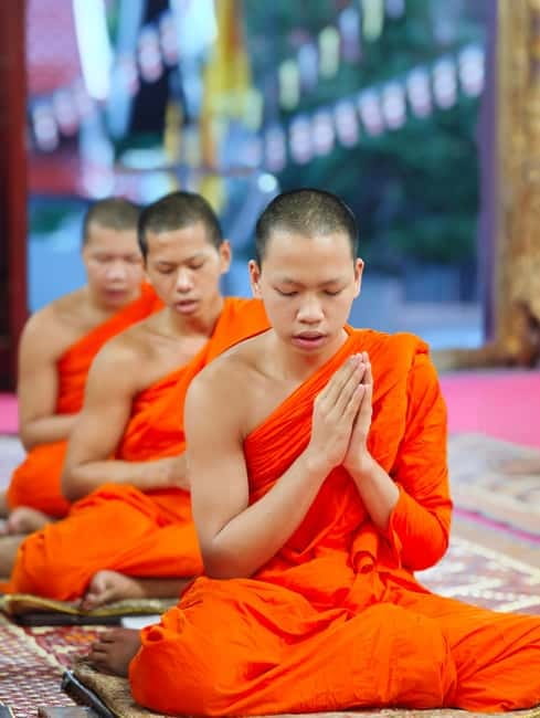 Chiang Mai: Evening Chanting & Meditation - Meeting the guide near Wat Lok Moli