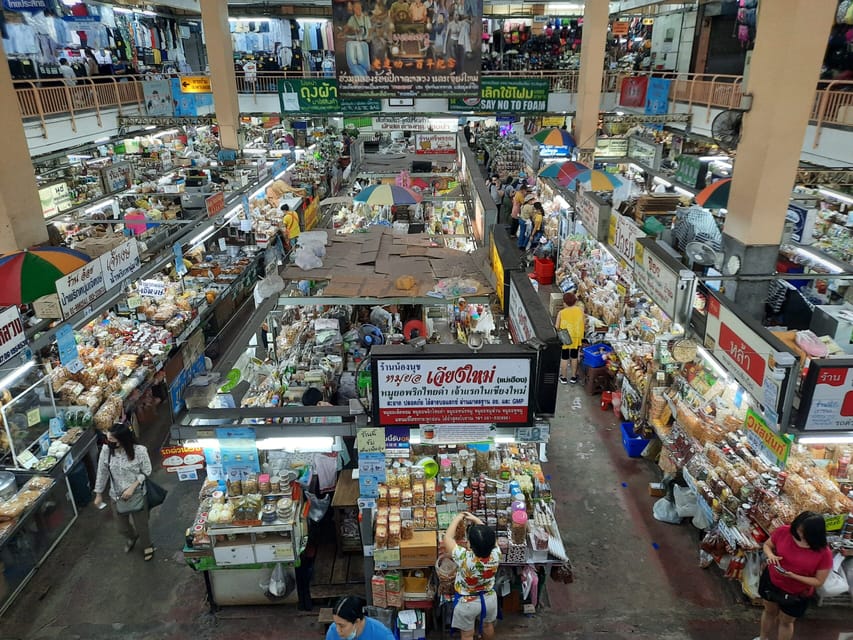 Chiang Mai: Evening Foodie Tour - Seeing Chiang Mai from a tuk-tuk
