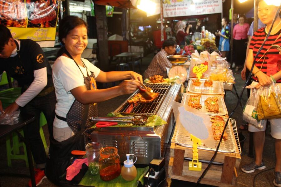 Chiang Mai: Evening Local Street Food Market Tour - Meeting your guide and setting off