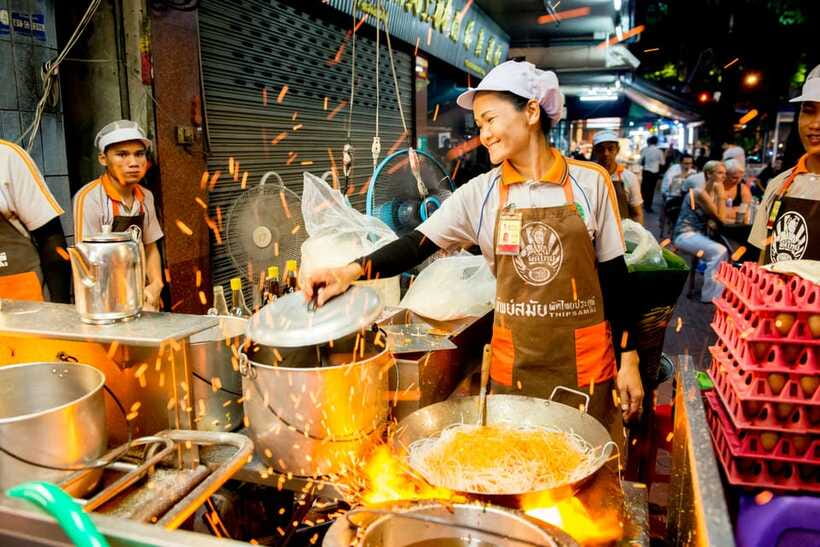 Chiang Mai: Evening Sightseeing and Local Food Guided Tour - Why this evening works so well in Chiang Mai