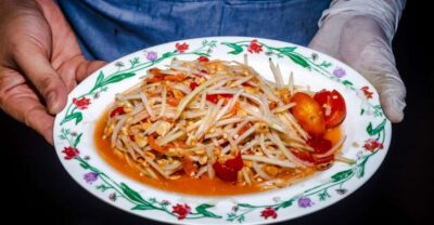 Food Tour by Songtheaw Truck with 15+ Tastings
