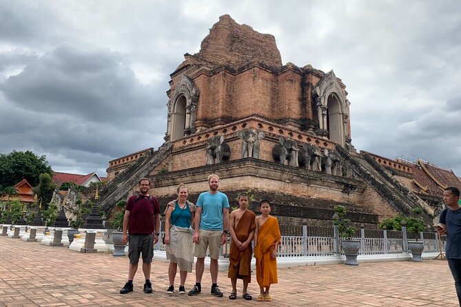Chiang mai Foodies and Historic Walk - Coffee and khao soi at a local restaurant