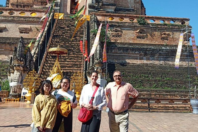 Chiang mai Foodies and Historic Walk - How the guides shape the experience