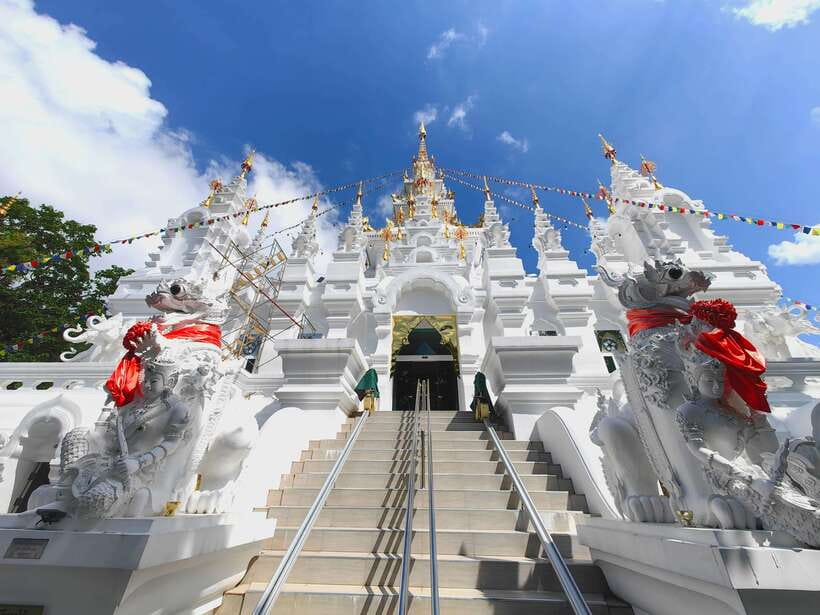 Chiang Mai:Hidden Gems: From Ancient Ruins to Serene Temples - Why this temple day feels different