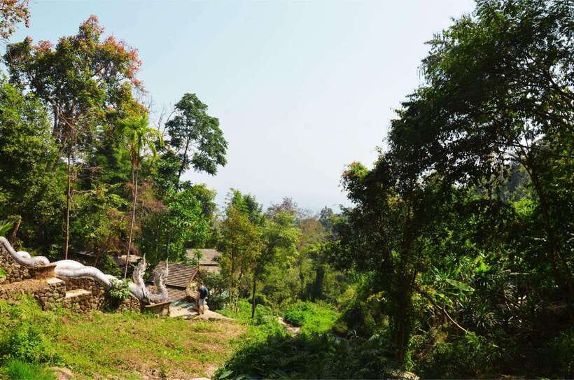 Chiang Mai: Hike on Monk’s Trail and Doi Suthep Private Tour - Riding up to Wat Phra That Doi Suthep