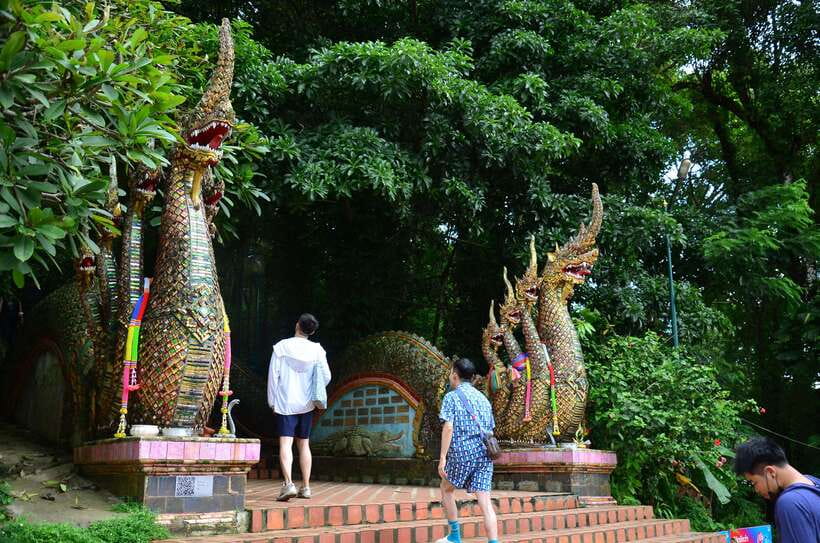 Chiang Mai: Hike on Monk’s Trail and Doi Suthep Private Tour - Walking the Monk’s Trail for 30 to 40 minutes